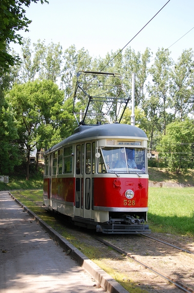 528